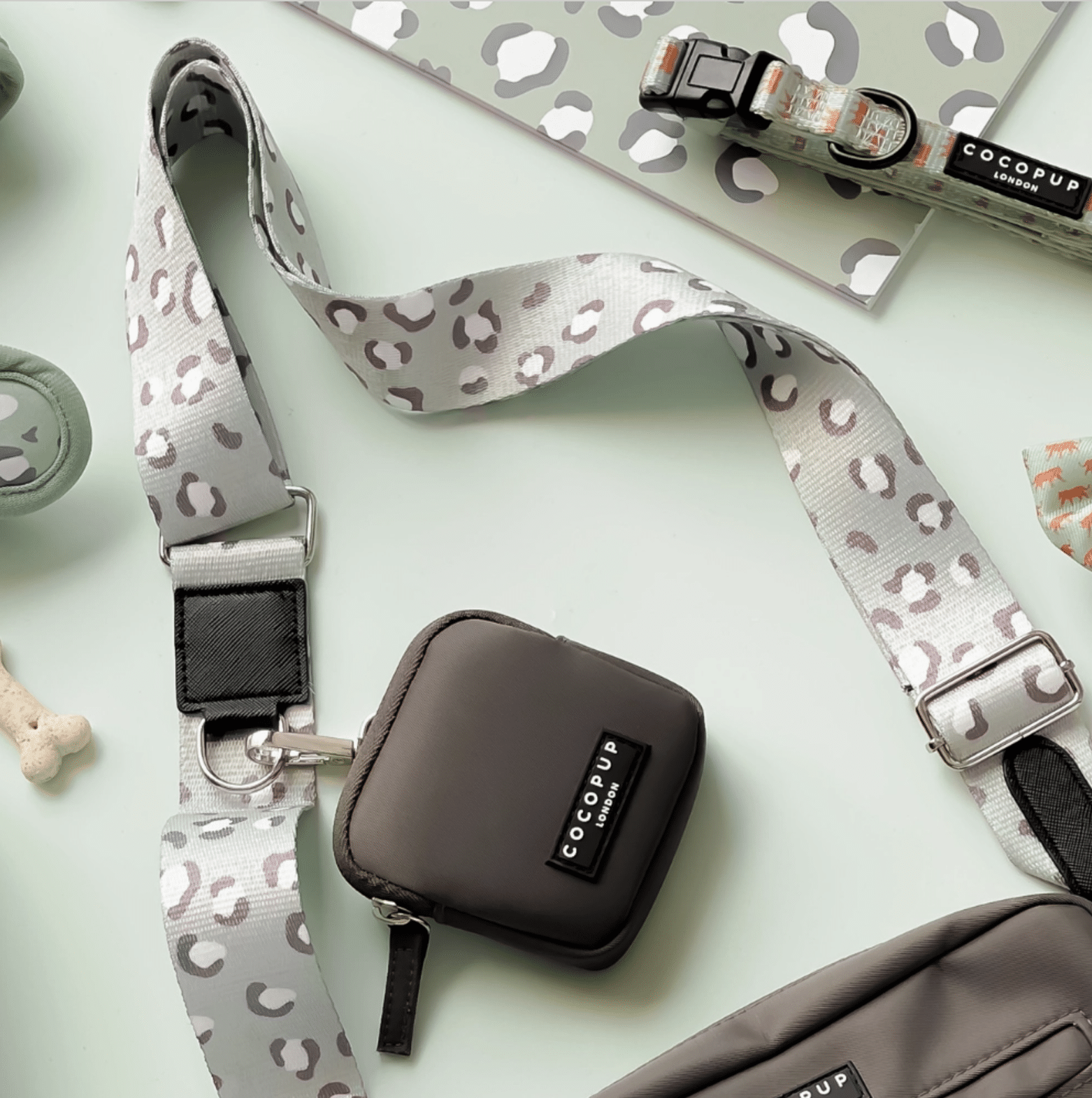 Bandoulière pour sac Cocopup Leopard Sauge